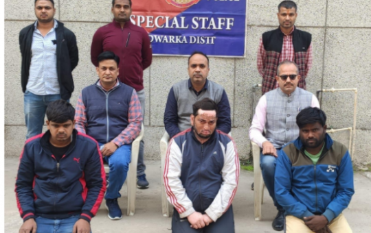 Dwarka District Police solve one-year-old blind extortion case