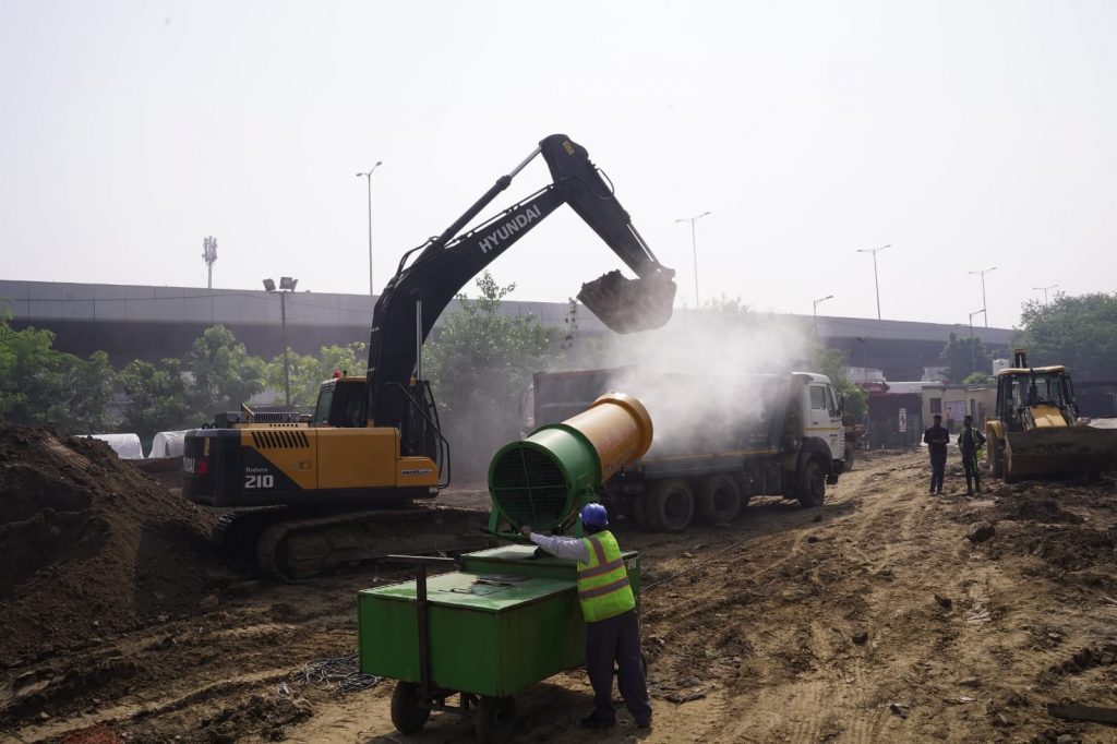 Delhi Metro uses Anti-Smog Guns at construction sites to combat pollution