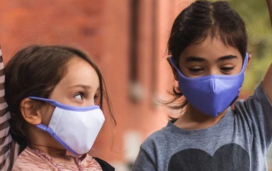 Kids below 5 years can move around sans face-masks: Govt.