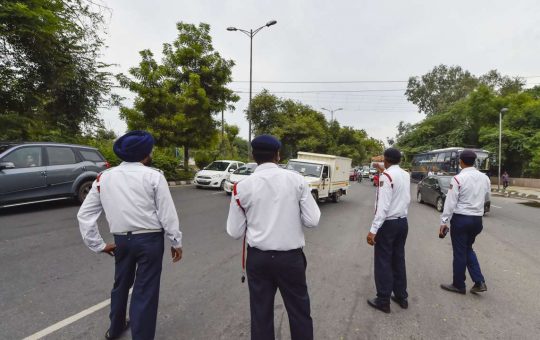 Delhi Traffic Police ZO nabbed for demanding bribe to let trucks pass