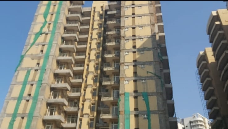 Gurugram’s ‘NBCC Green View’ residents smell a “huge scam”
