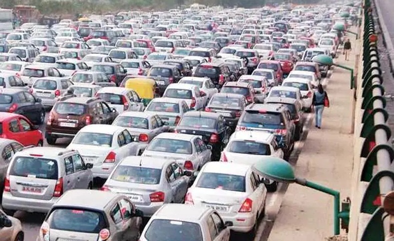 Soon crackdown on over 15-yr-old petrol vehicles in Delhi