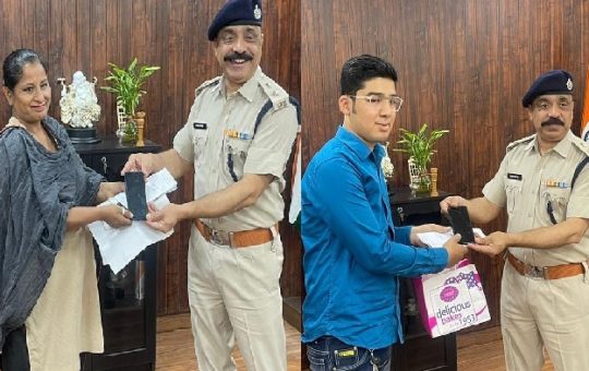 Gurugram Police return 103 stolen mobile phones worth Rs 23 lakhs to owners